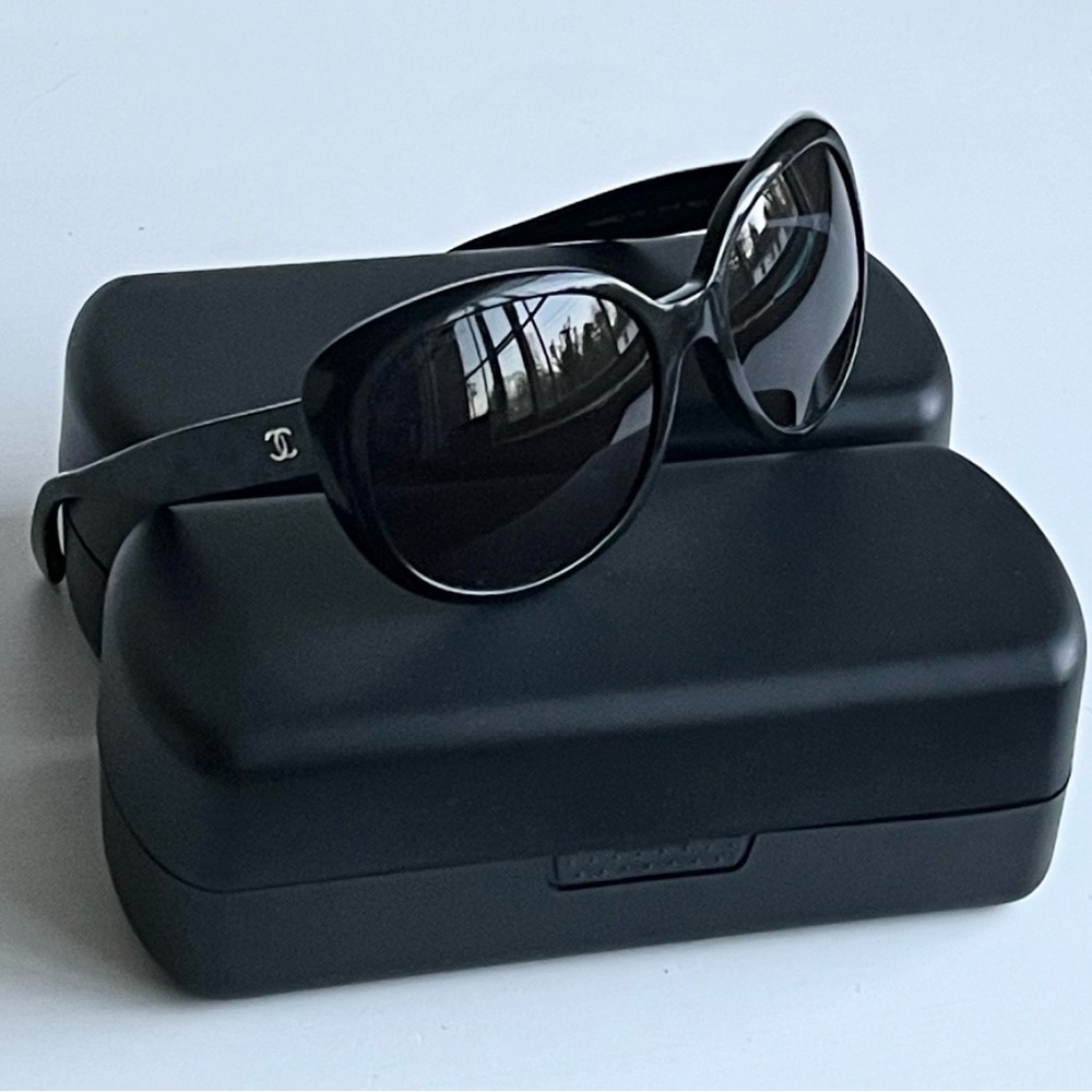 CHANEL Sunglasses